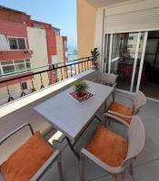 Appartamento con Vista e Balcone