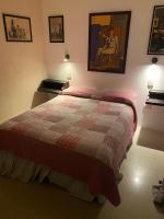 Habitación con cama grande 