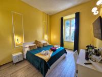 Habitación con cama grande 