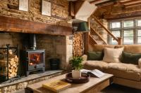 Homestead - Cosy Cotswolds Cottage with Hot Tub - Chambres d'hôtes South Cerney