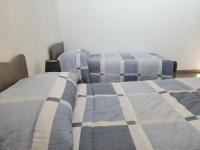 Apartment with Pool View