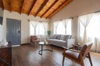 NEW Casa Marea Beach Front House DT 2BR WiFi & AC - B&B Ensenada