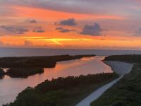 Beachfront apartment with stunning views & wraparound balcony - B&B Marco Island