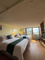 Charming Twin-Joined Studio with Plentiful Space - B&B Honolulu