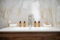 Le COQ Bleu d'Azur - Piscine - Parking! - Chambres d’hôtes Menton