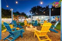 Tropical boho villa w pool & game court - Bed and Breakfast Largo
