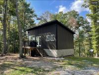 Lily Pad Modern Mountain Chalet on 19 Private Acres with Fire Pit - B&B Nimitz