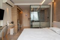 Deluxe King Room with Balcony