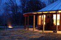Deluxe Glamping Cabins at River Farm in Virginia - Chambres d'hôtes Syria
