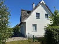 Reethaus Königshörn Haus am Meer mit eingezäuntem Grundstück Hunde willkommen - Bed and Breakfast Glowe