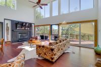 Waterfront Lake Travis Luxury Home with Large Deck! - Ferienwohnung Spicewood
