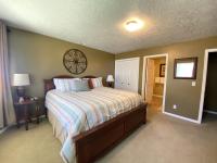 Tennis Building 201 - B&B Garden City