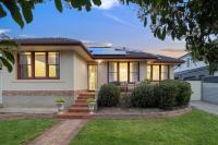 Bedford Beauty Stylish Retro Family Home with office - Chambres d’hôtes Bedford Park