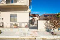 Stylish studio apartment with private yard - Bed and Breakfast Trikala