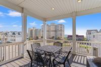 Walk to Beach • Poolside • BBQ + Picnic Table - B&B Myrtle Beach