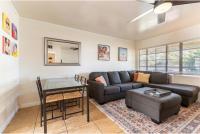 *Free Parking near Strip Cozy 2Br home Side: A - B&B Las Vegas