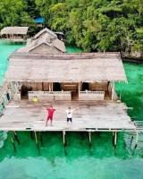 Full Board Raja Ampat Sanara Homestay - B&B Waisai
