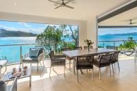 Edge 2 - Oceanfront Luxurious and Spacious 4 Bedroom Split Level Apartment with buggy and valet service - B&B Hamilton Island