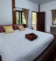 Queen Room with Garden View