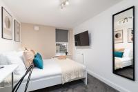 Luxury Lower-Level One Bed Apt - Bed and Breakfast Headingley