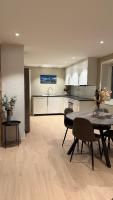 Beautiful apartment in Tromsøya! Free parking for one car - B&B Tromsø