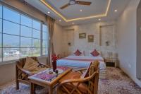 King Room with Mountain View