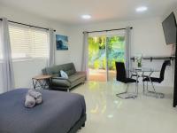 Kevin#B Chic Studio with Patio near Fort Lauderdale Beach - B&B Fort Lauderdale