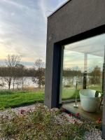 DOBRE 23j - Dom nad jeziorem, z basenem i linią brzegową - Bed and Breakfast Wrzeszczewo