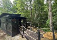 Blueberry Farm Cottage, Hot Tub, Creek, Game Room - B&B Mentone