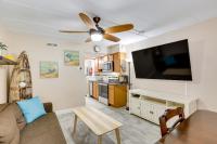 Wildwood Condo with Community Pool Walk to Beach! - B&B Wildwood
