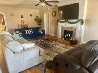 Brownfield BlueBird House - 6 bedrooms - B&B Brownfield