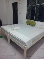 Stylish,three-Bedroom Home In Tudor TF1 - Bed and Breakfast Mombassa