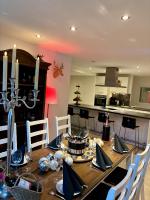 Olivewood City Apartment, 6 People - Ferienwohnung Burgwedel