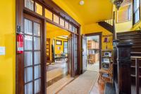 The Yellow House Landmark - Ferienwohnung Guttenberg