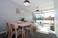 Two-Bedroom Apartment with City Balcony - St Kilda - B&B Melbourne