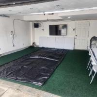 Modern Family Home with guest heat garage, Pet-Friendly!- NO BASEMENT - B&B Edmonton