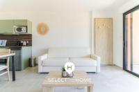 SELECT'soHOME - Appartement pour 4 personnes à quelques pas de la plage de Saint-Clair - 3 étoiles - Parking souterrain privé, jardin et terrasse - 180SUD-B02 - B&B Le Lavandou