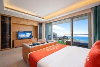 One-Bedroom Apartment with Sea View and Balcony