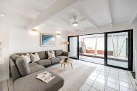 Villa One Immaculate Townhouse in Noosa Heads - B&B Noosa