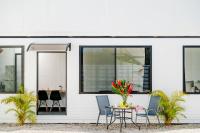 The DEN - B&B Tamarindo