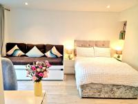 Morden Place, Free Parking & Private Entrance - Bed and Breakfast Bournemouth