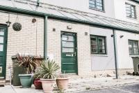 3-Bed House with 2 Free Parking Spaces Near Barbican & Waterfront - B&B Plymouth