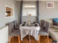 Sunrise Lodge 2-Bedroom Flat EastBeach sleeps 4 - Pass the Keys - B&B Southend-on-Sea