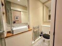 2 Bedroom Apt, 4 Beds, 3 TV near Fountain Park - Chambres d'hôtes Édimbourg