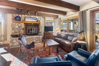 Mountain Views From This Plaza Condo - Sleeps 6 Condo - B&B Crested Butte