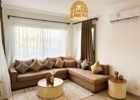 3BR Chalet w Private swimming pool - BrandNew - B&B Al ‘Ayn as Sukhnah