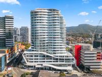 Cityview Escape - Poolside Living near CBD & Beach - Ferienwohnung Wollongong