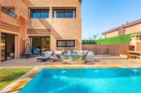 Luxury 4-ROM Villa with private Heated pool in Akenza ,free Airport transport service - B&B El Rhechat