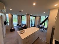 Modern Mountain & River View Escape - Chambres d’hôtes Queenstown