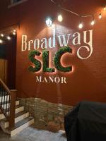 Luxury Downtown Retreat 4BR w Hot Tub & Views - Chambres d'hôtes Salt Lake City